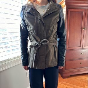 NWOT H&M Women’s Utility Jacket with Leather Sleeves (Womens size 10)